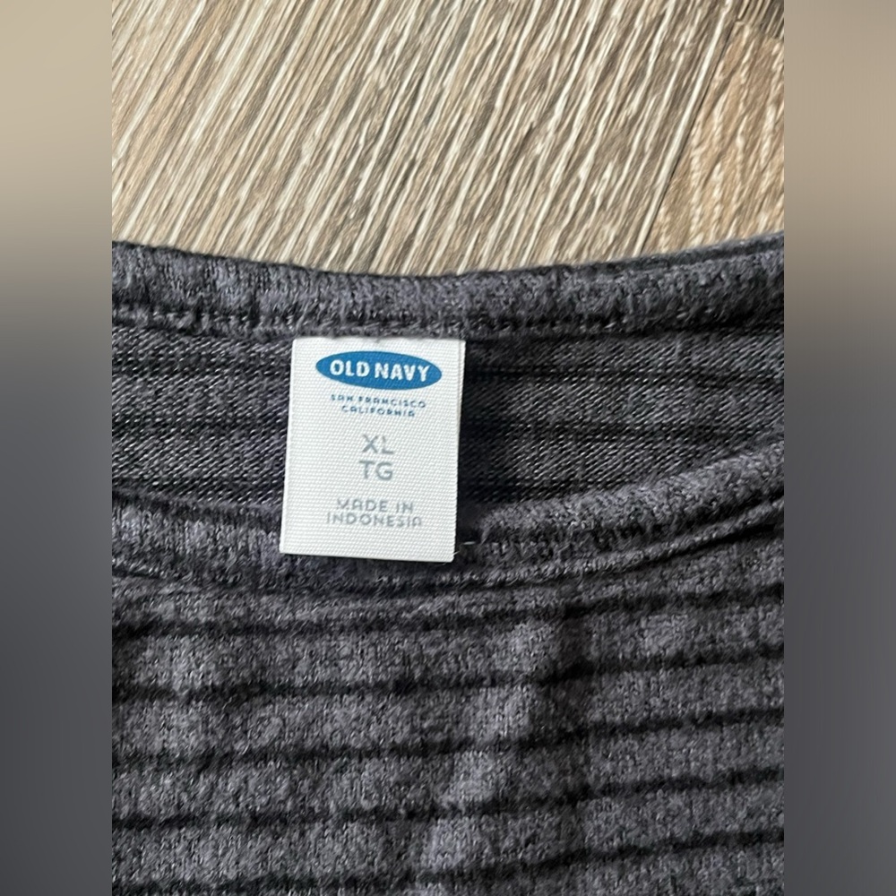 Old Navy Tank - Picture 3 of 3